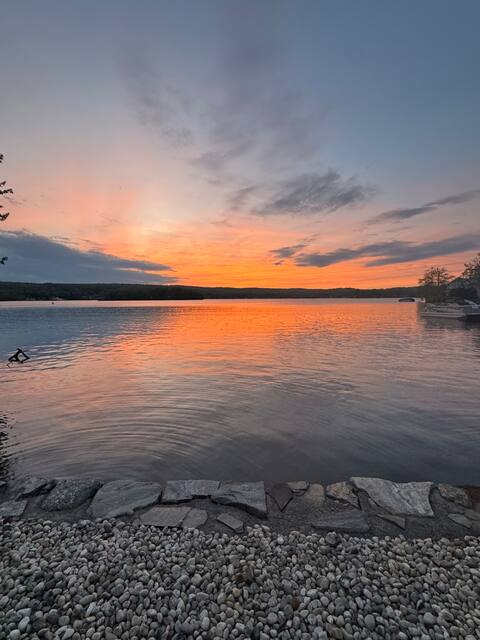 Lakeside Paradise with Breathtaking Sunsets