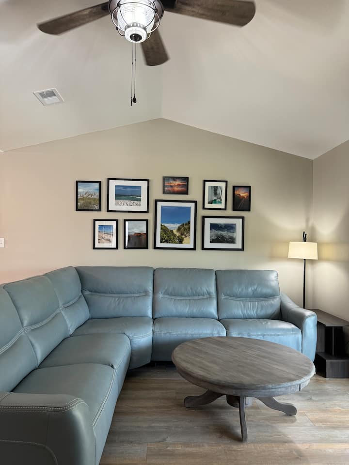 ~4 Miles From Beach Fully Renovated Coastal Oasis - Navarre, FL