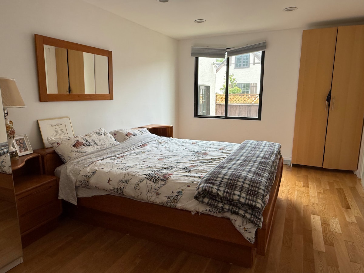StayGK in Belmont | New Listing | Hot Tub