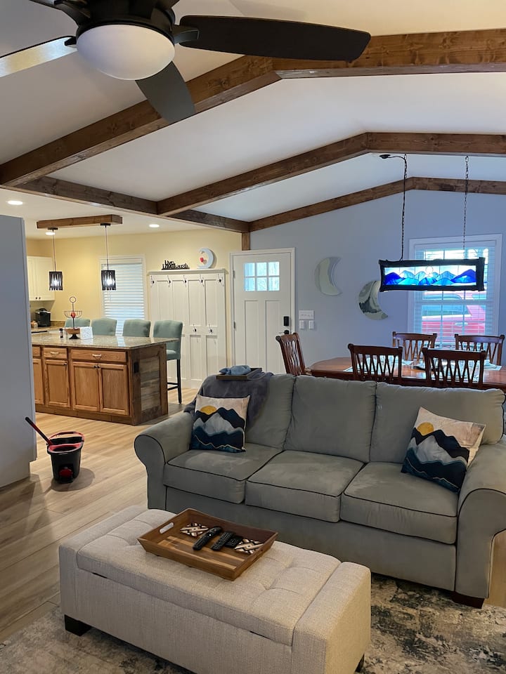 Country Moon Cottage (New Home ) - Hendersonville, NC