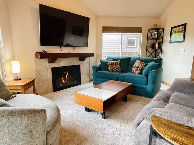 Quiet Spacious Woodstock Retreat gallery image 2