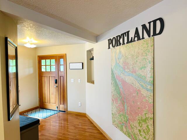 Quiet Spacious Woodstock Retreat gallery image 4