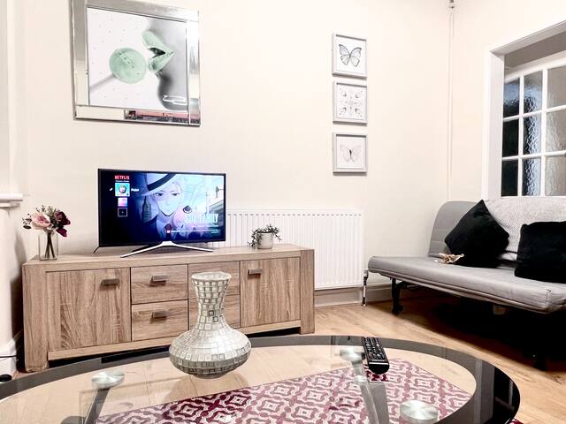 Cosy house in Old Trafford gallery image 5