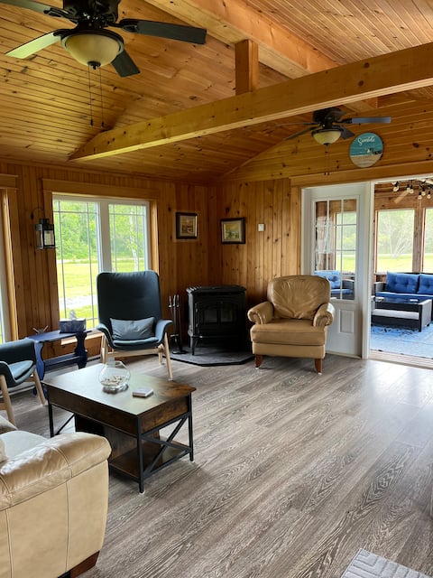 Popular Airbnb listing: Seaside Gem in Cumberland
