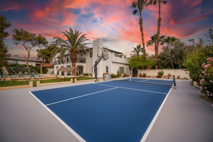 5br W/ Pickleball &Gameroom &Pool -10 Min To Strip - Las Vegas, NV