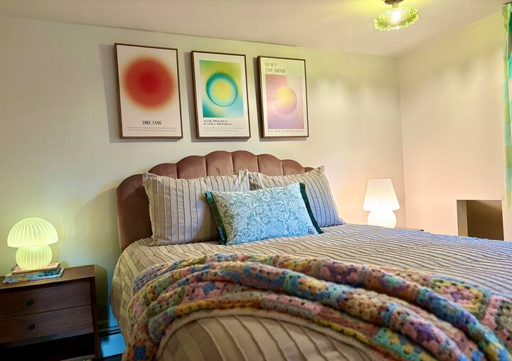 Queen Guestroom