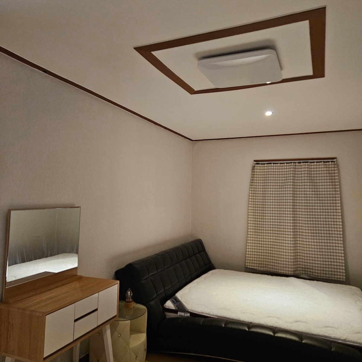 غرفة النوم 1