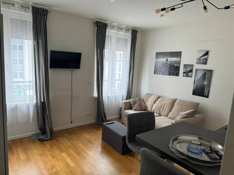 Erfolgreiche Airbnb-Immobilie: Berlin Apartment Genthiner 1 in Tiergarten