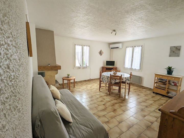 Gîte Cour Fermée, Wifi Et Clim - Labeaume