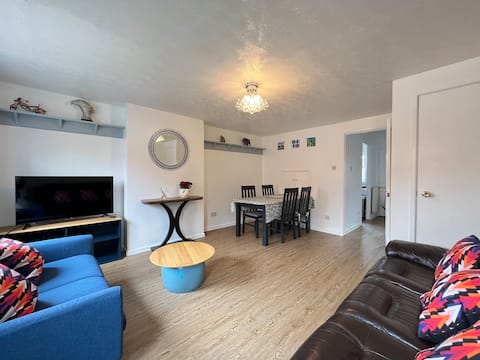 Popular Airbnb listing: Cozy 2 bed townhouse close to City Walls in Clifton Without