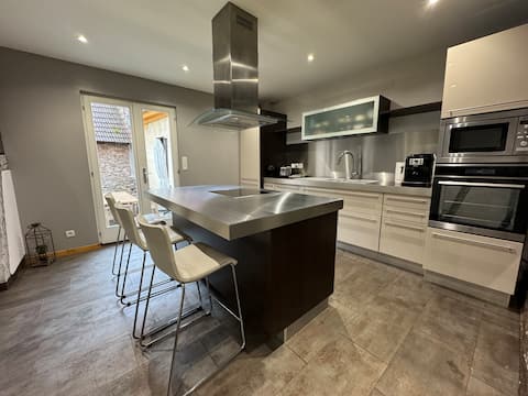 La Maison de l'Ours – With Patio & Garage