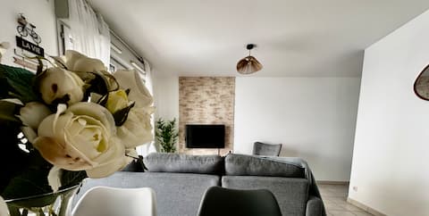 T3 close to the tram with terrace and garage