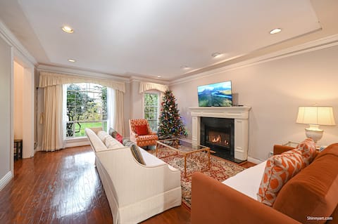 Popular Airbnb listing: Spacious Dunbar 5BR Home | 3600sq ft | 3 King Beds in Dunbar Southlands