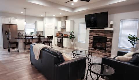 Family friendly, private retreat close to downtown