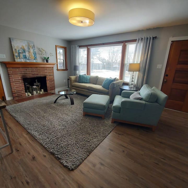 Quiet Neighborhood Home W/ 1st Floor Bedroom Suite - Lititz, PA
