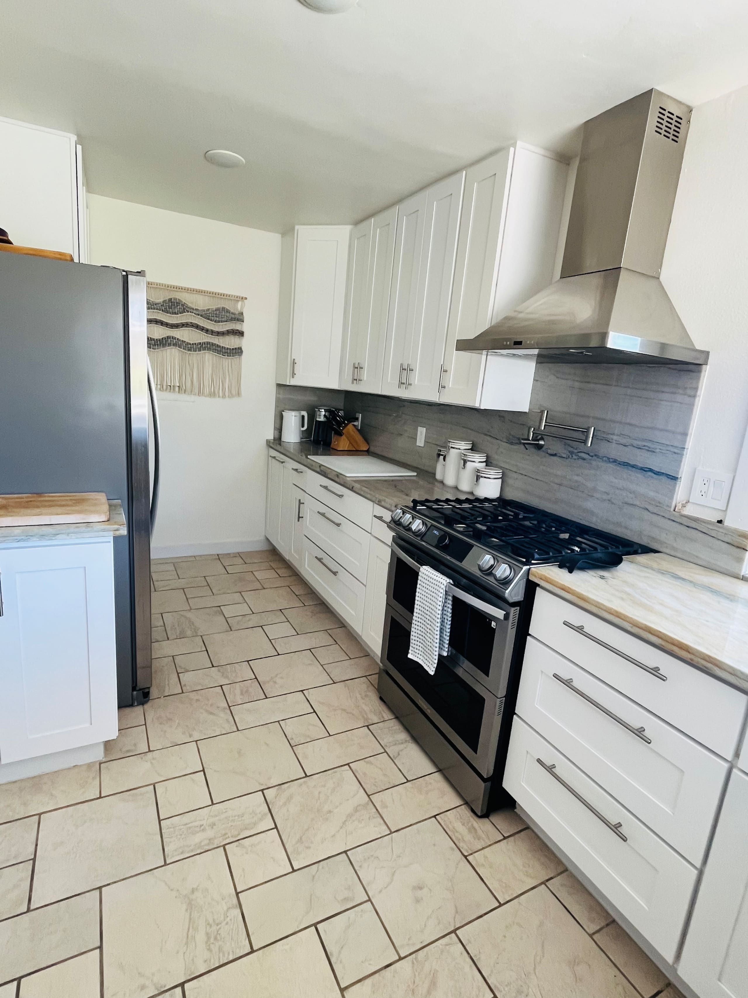 Home in Pahoa · ★4.86 · 2 bedrooms · 2 beds · 1 private bath - Photo 9