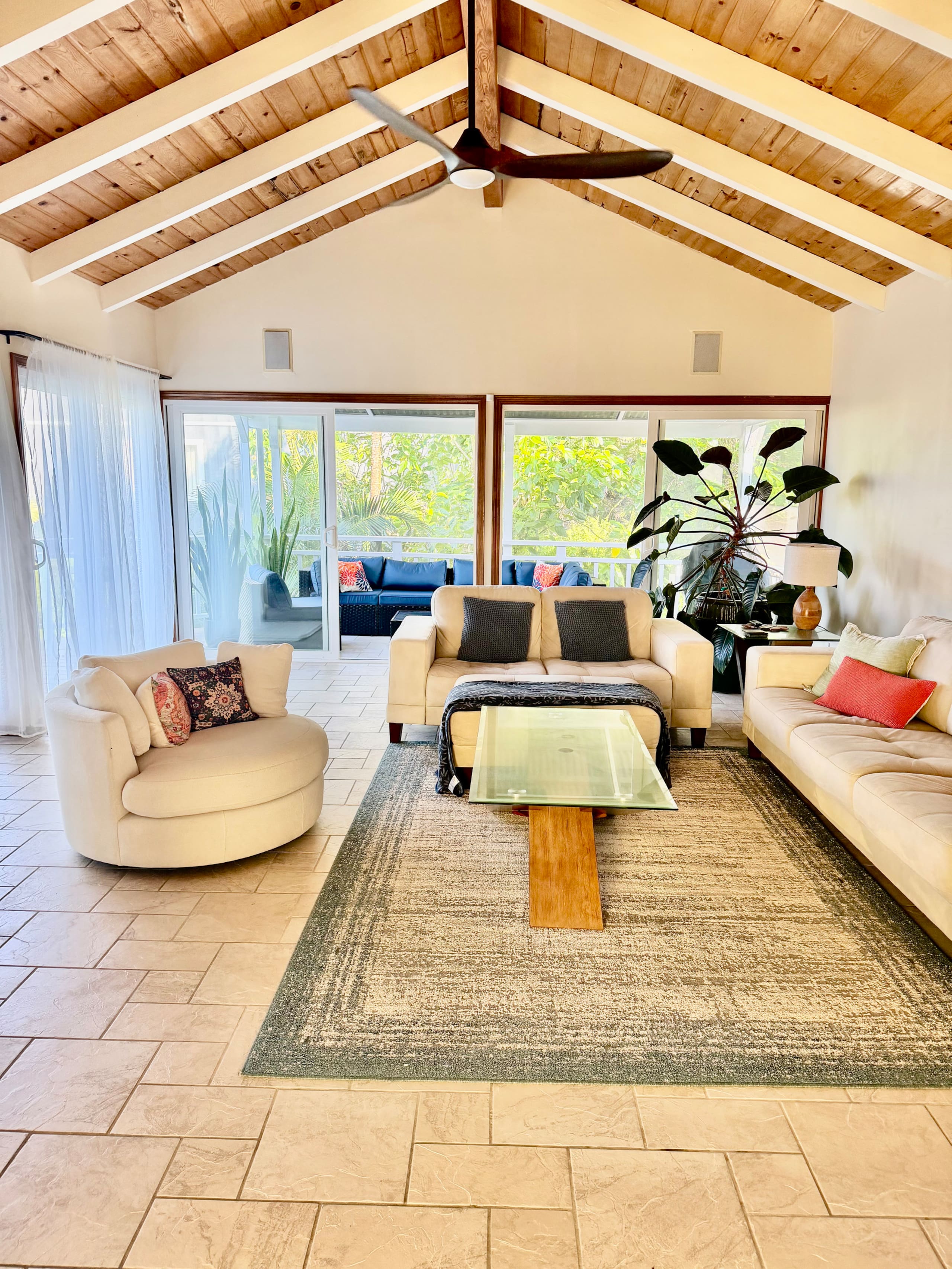 Home in Pahoa · ★4.86 · 2 bedrooms · 2 beds · 1 private bath - Photo 7