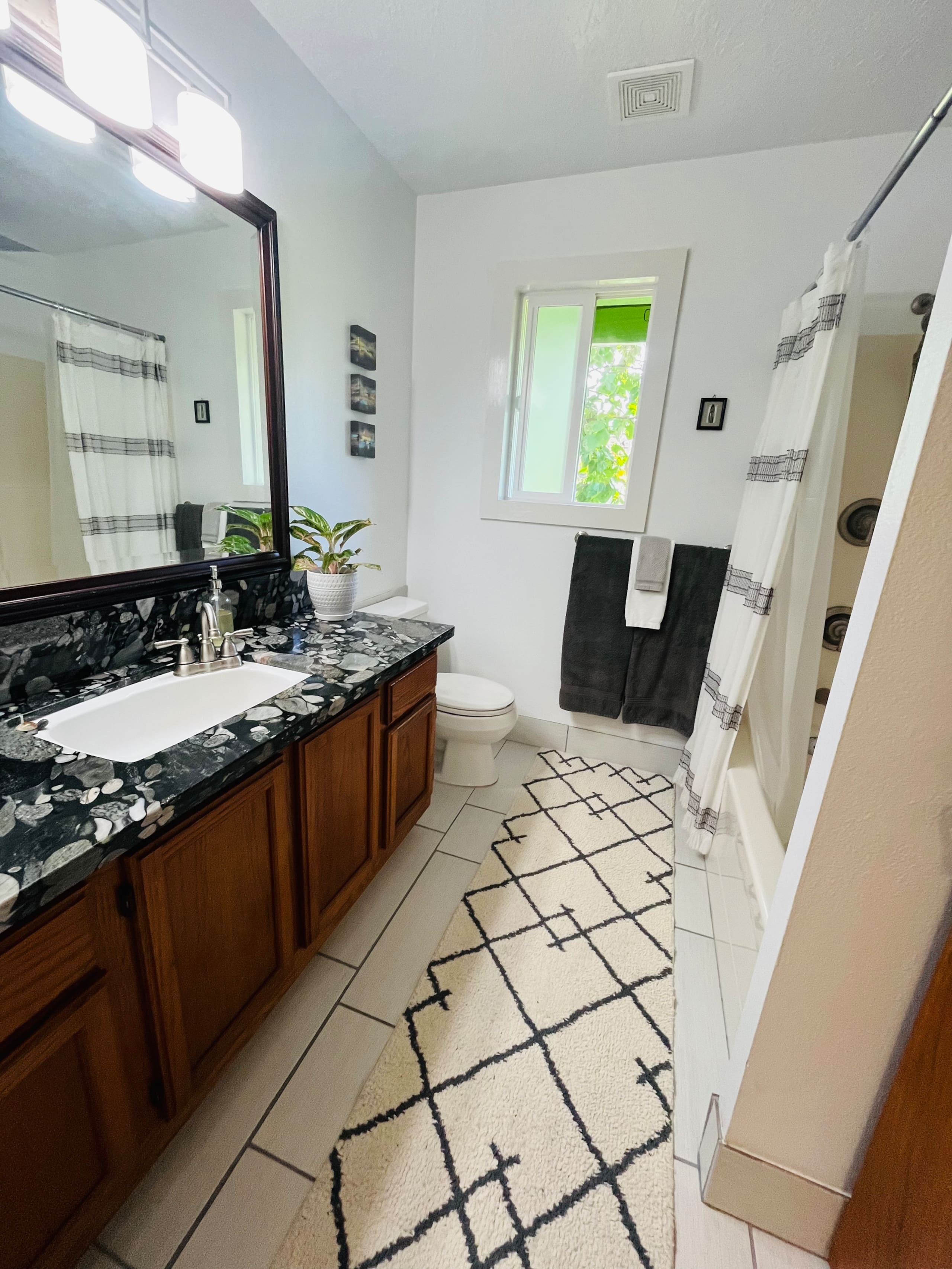 Home in Pahoa · ★4.86 · 2 bedrooms · 2 beds · 1 private bath - Photo 15