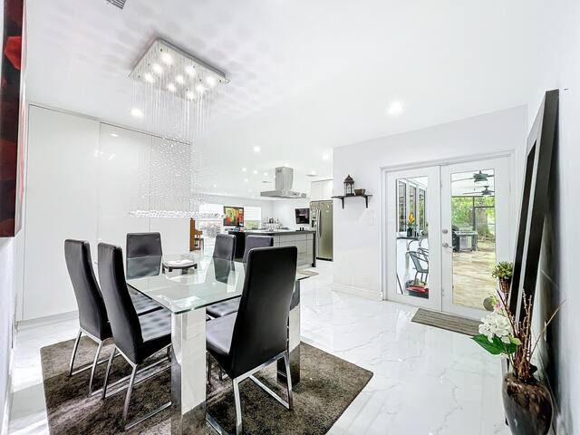 Chic Retreat Near Sawgrass Mall gallery image 5