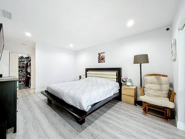 Chic Retreat Near Sawgrass Mall gallery image 4