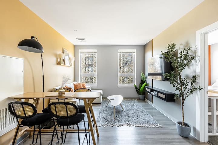 The Jenner : Urban Escape Inviting W/d - Waltham, MA
