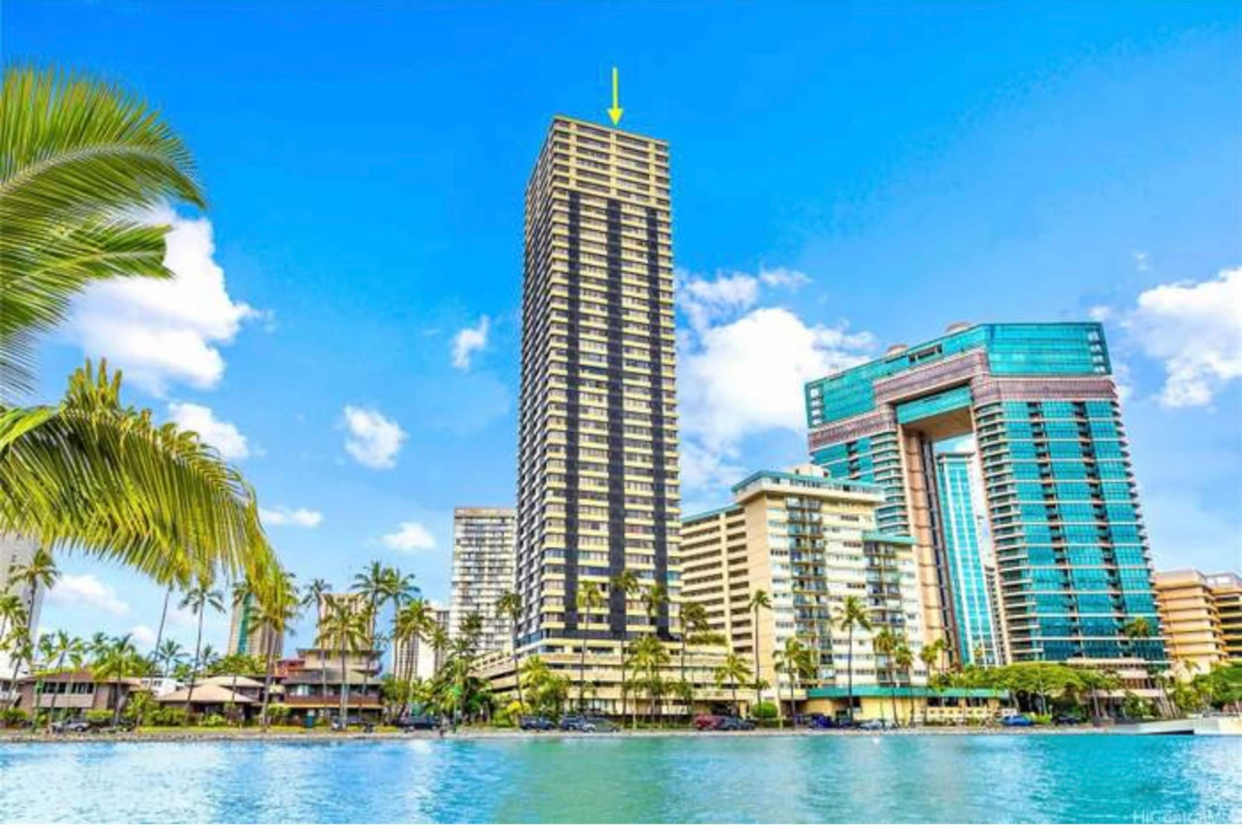 Exquisite Ocean View Renovated Studio w/King Bed - Image 25