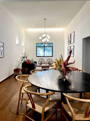 Artsy Apartment in Roma Norte gallery image 5