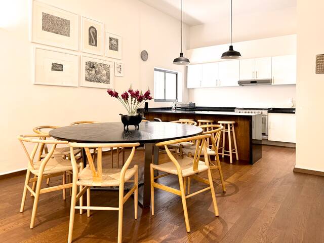 Artsy Apartment in Roma Norte gallery image 3