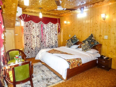 Riverside Burj Cottage