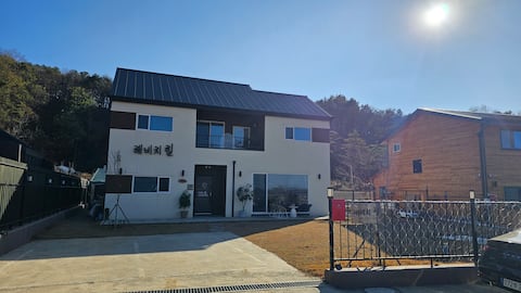 Haevichi Hill
A private and quiet country house
From May, swimming pool opening, various gatherings