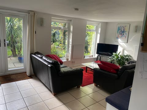 Top performing Airbnb: Basement, garden flat Nether Edge, Sheffield in Nether Edge