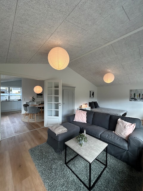 Top performing Airbnb: Accommodation with a beautiful terrace and garden in Esbjerg