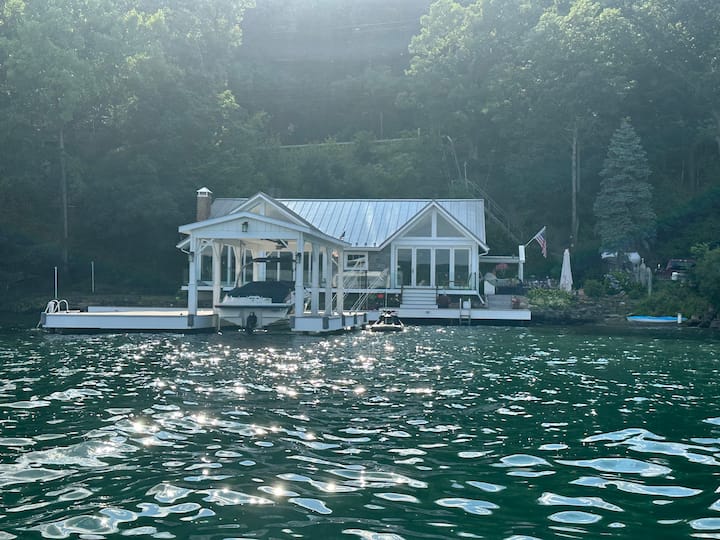 Keuka Lake Dream Vacation Home - Hammondsport, NY