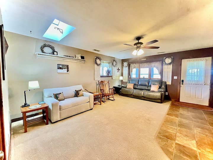 前门、客厅和天窗