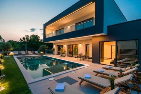 Luxury Villa Hedonica