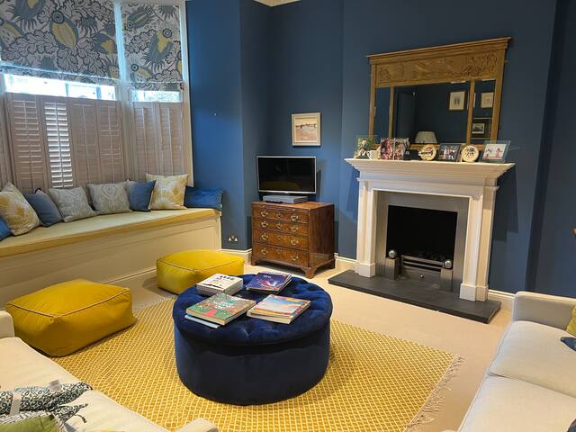 Spacious London family home gallery image 2