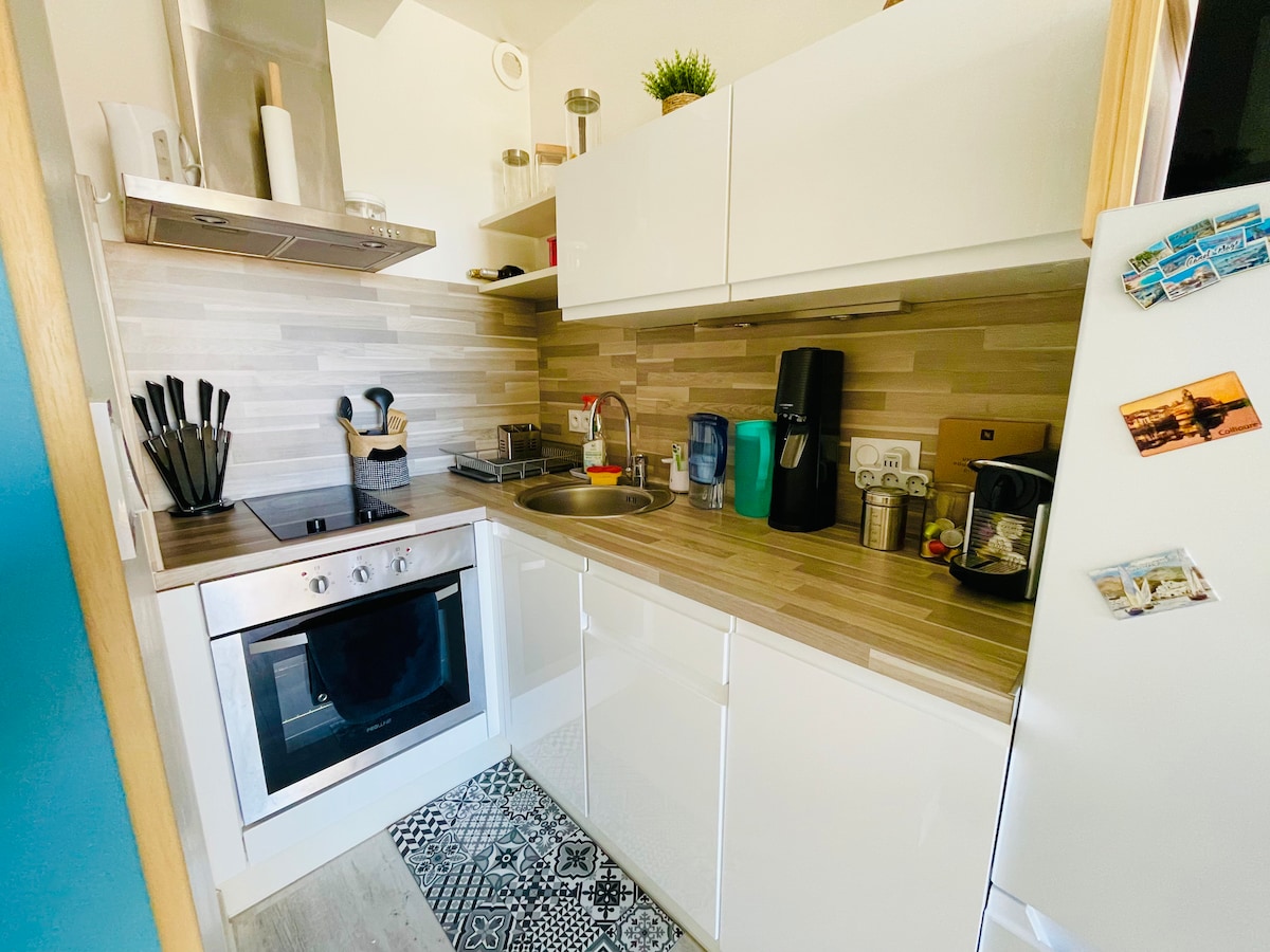 Annonce Airbnb populaire: Studio facing the sea à Canet En Roussillon