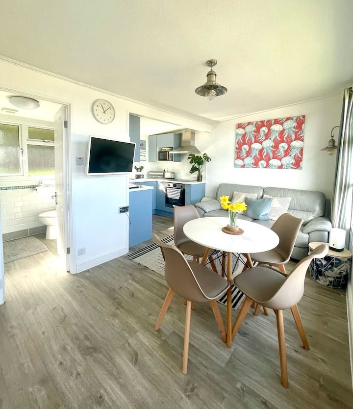 High Spec Home From Home With Sea Views - Clovelly