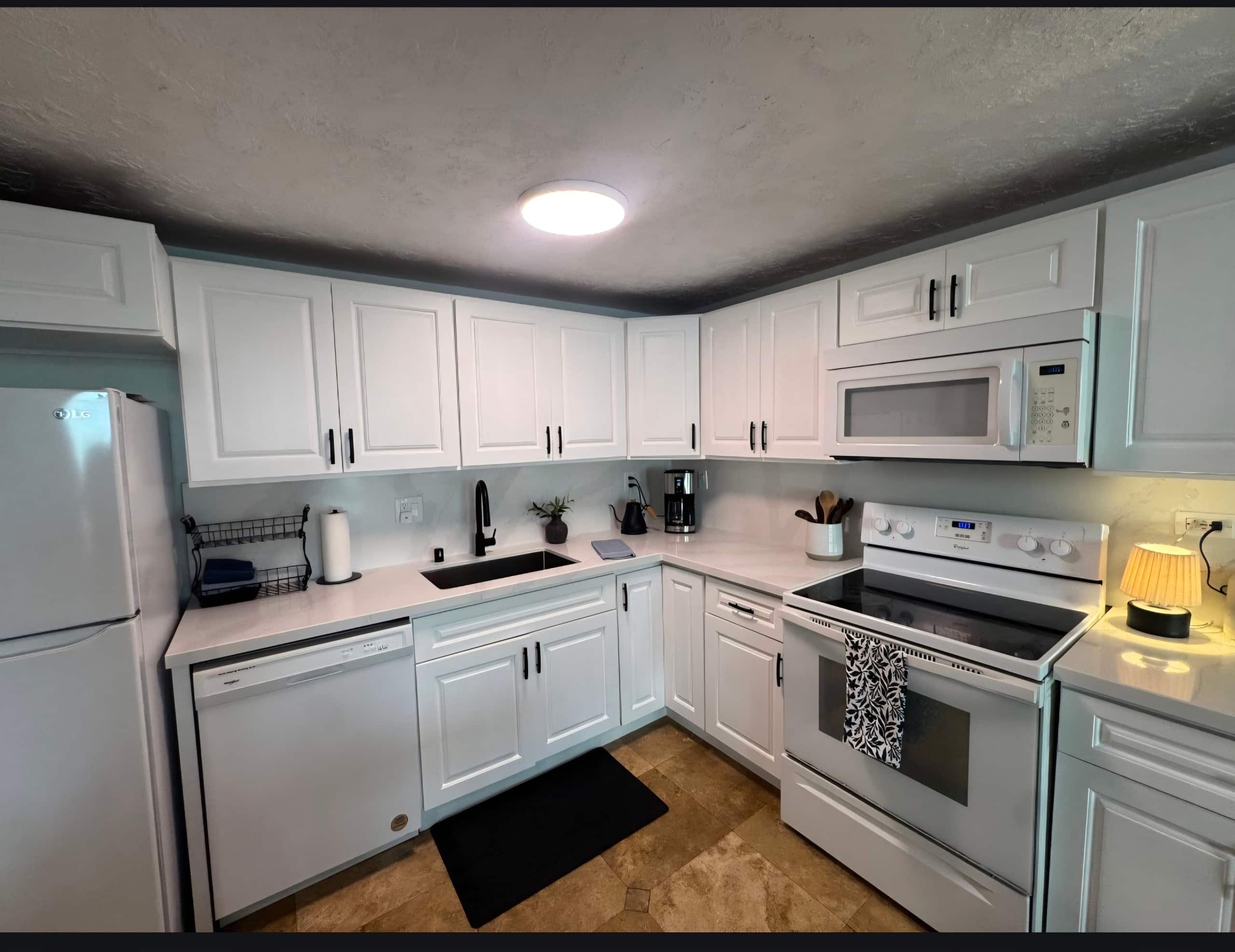 Condo in Hauula · ★4.82 · 1 bedroom · 4 beds · 1 private bath - Image 12
