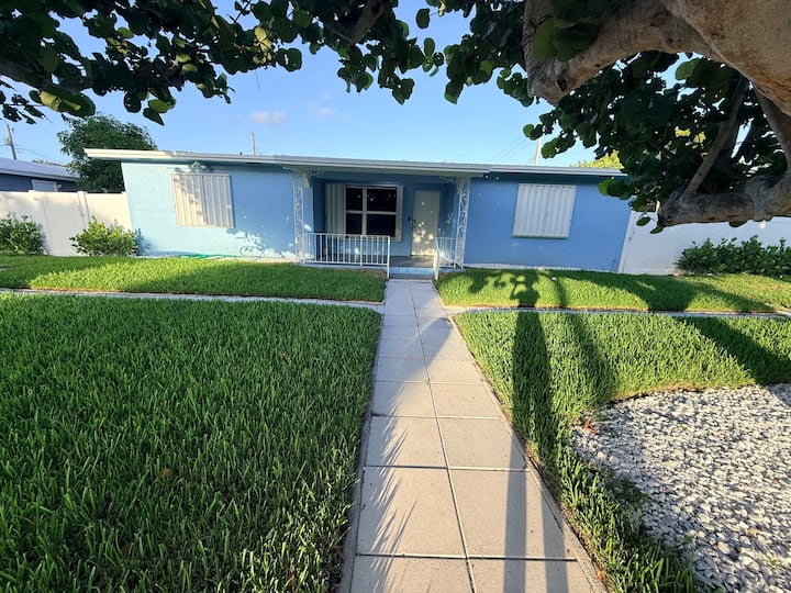 The Delray Retreat-near Downtown Delray-sleeps 10 - デルレイビーチ, FL