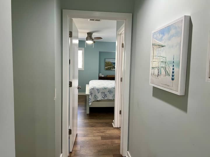 Spálňa s manželskou posteľou King a vlastnou kúpeľňou