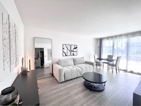 Modern apartment near metro