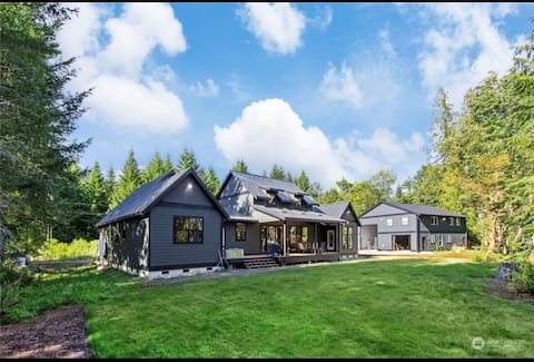 ~Riverfront Lodge & Guesthouse~ 3pm check-in&out!