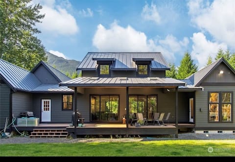 ~Riverfront Lodge & Guesthouse~ 3pm check-in&out!