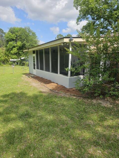 Cozy Home for Travelers/Sleeps 11