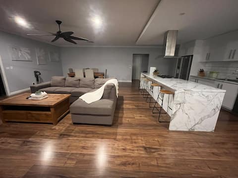 Successful Airbnb property: Home in Wagga Wagga in Wagga Wagga City Council
