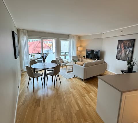 Fully equipped, modern apartment.Great location!