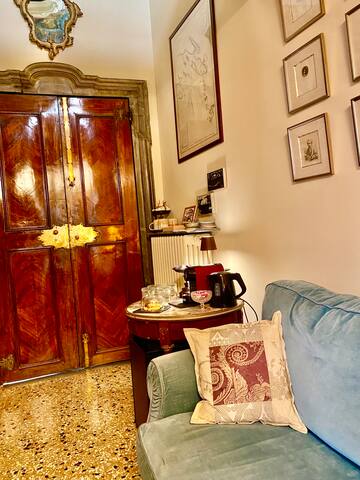 Venice Palace Luxury Appartment gallery image 3