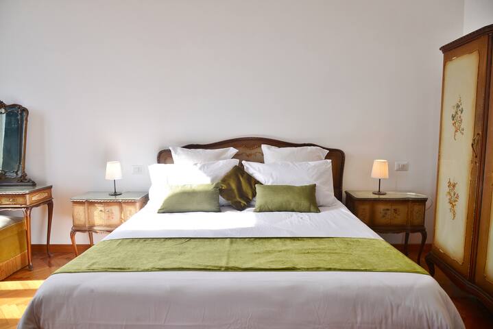 Rome Magic View – Trevi – Spanish Steps gallery image 3