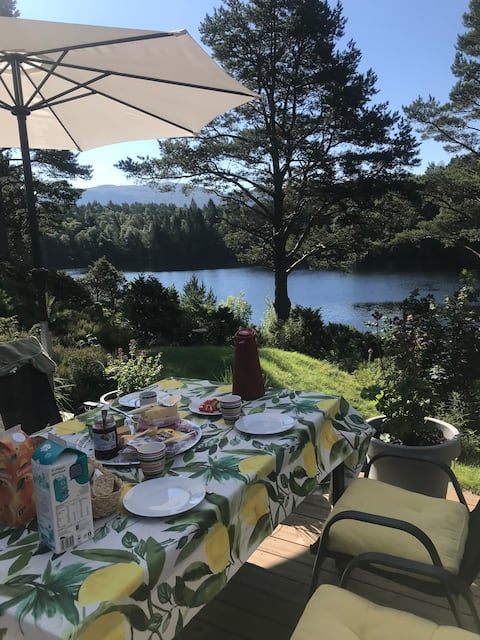 Cosy seaside cottage in idyllic Sandalen